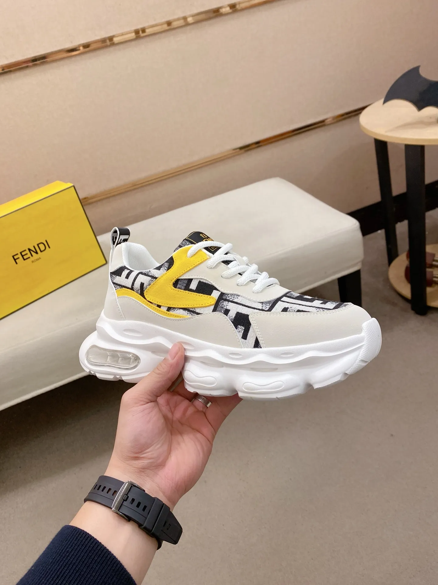 Factory price 442💰 (fendi) New style 👊🏻 upper 🇮🇹 imported cowhide fabric 🇩🇪 lining imported sheepskin lining. The original outsole is molded to highlight the identity of every man, and the upper foot is elegant and stable🚶🏻🚶🏻The high-end custom counters reproduce the original version📯No matter the wind or rain, the shoe last remains unchanged and can withstand the verification of time🔍️,🔵 Size: 38-44